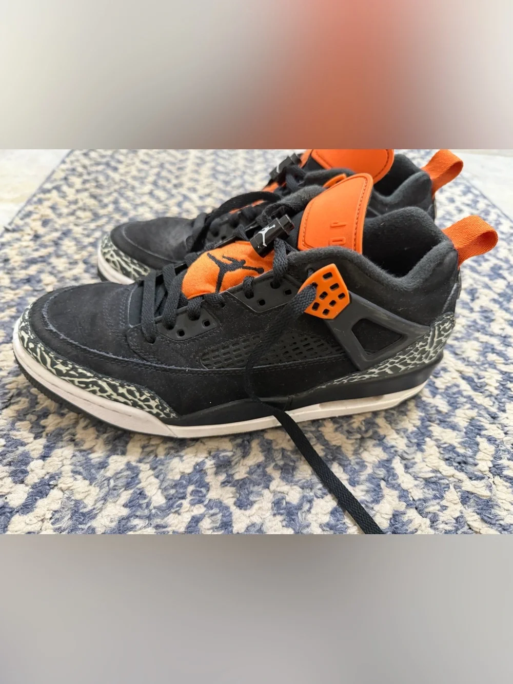 Men’s Nike Jordan Black & Orange Low-Top Sneaker with Elephant Print size 8